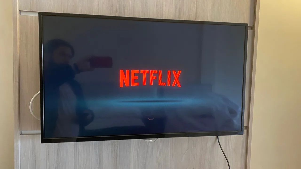 Smart tv AOC 32 polegadas tela Led  - Foto 2
