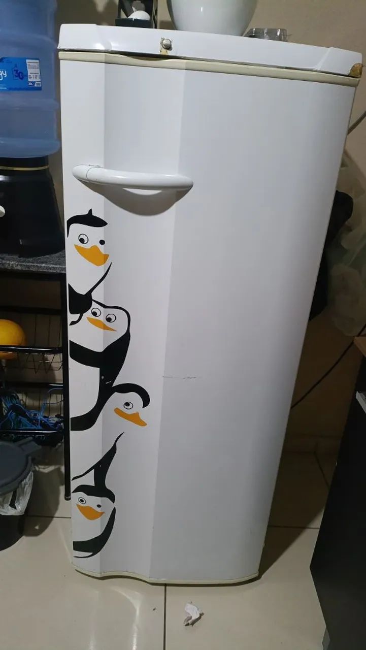 VENDE-SE GELADEIRA 