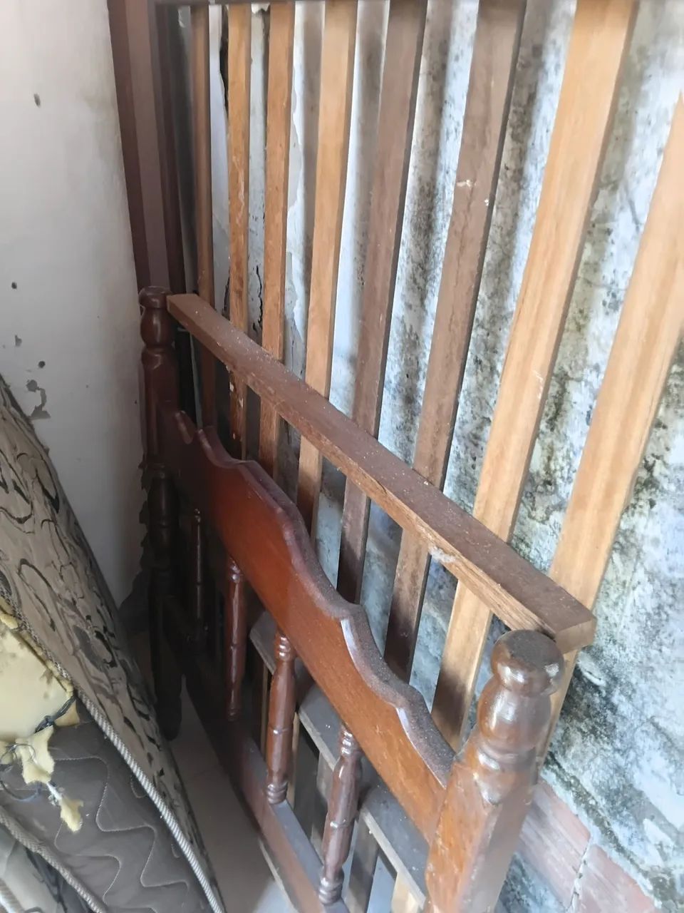 Cama de solteiro (madeira pura) - Foto 5