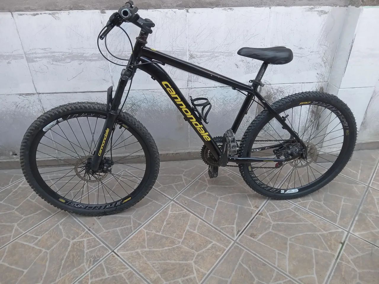 Vendo bicicleta cannondale  - Foto 2