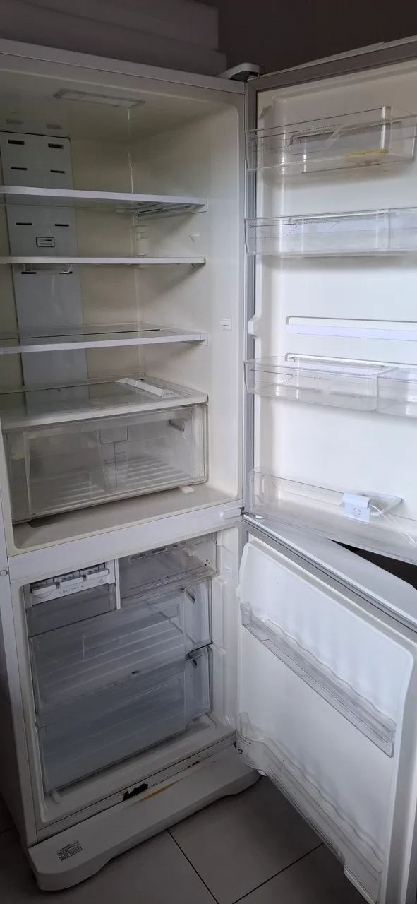 Geladeira Electrolux  Frost Free Inverse - Foto 3