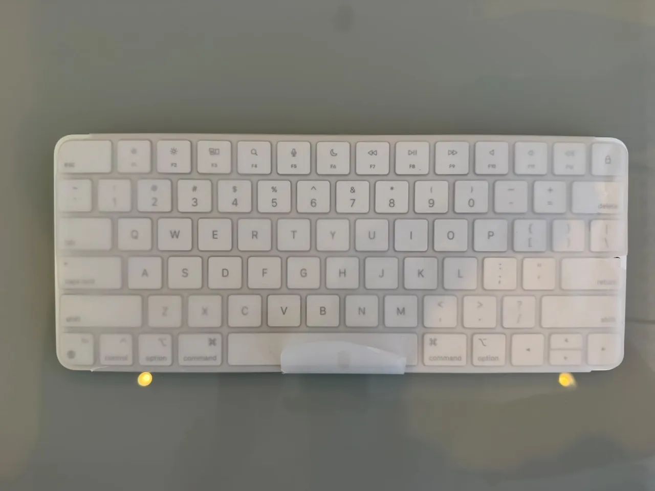 Teclado Bluetooth Apple Magic Keyboard A2450 Cor De Teclado Prata E Branco - Foto 3