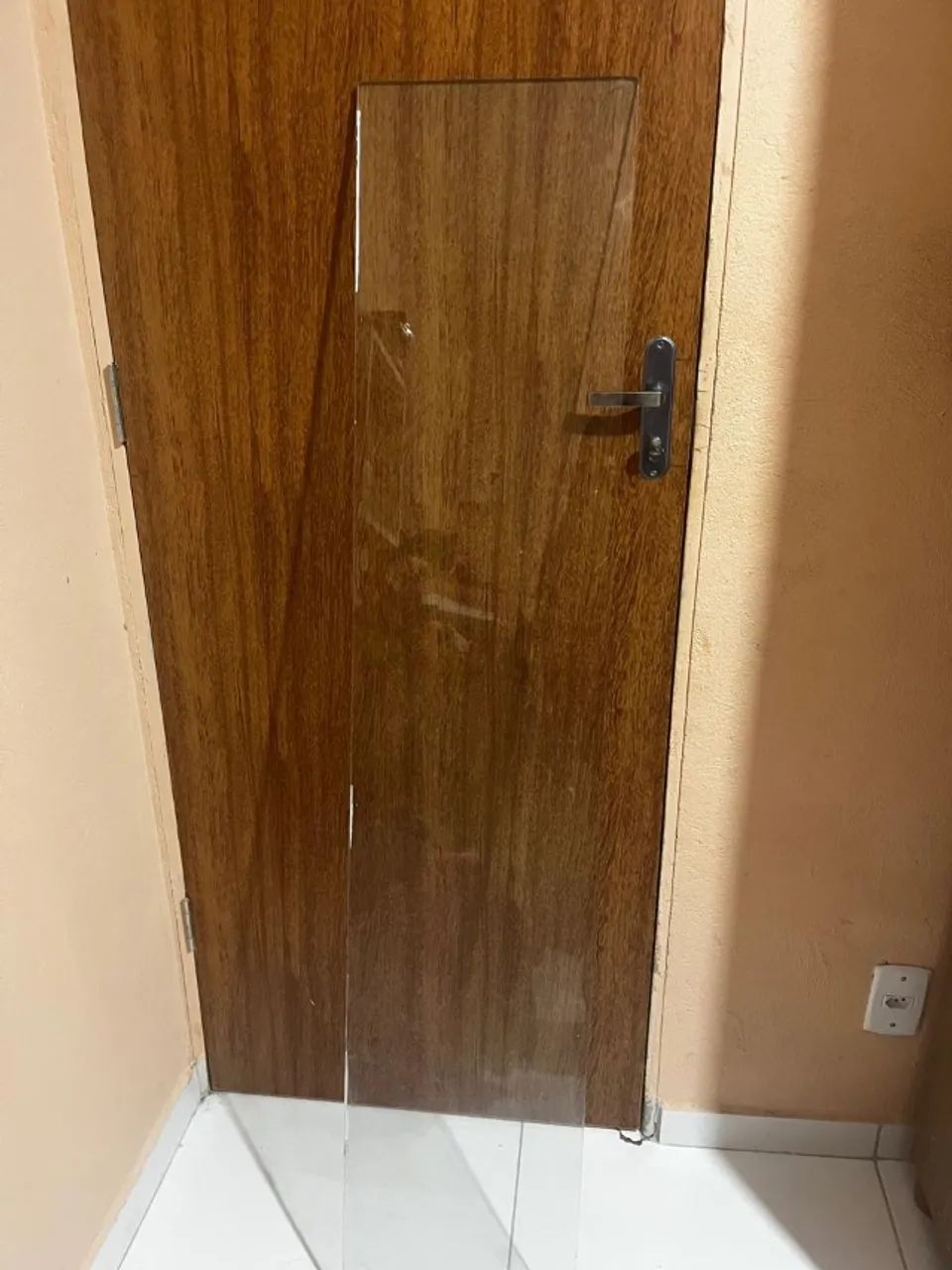 Vendo 2 Prateleiras de vidro com suporte