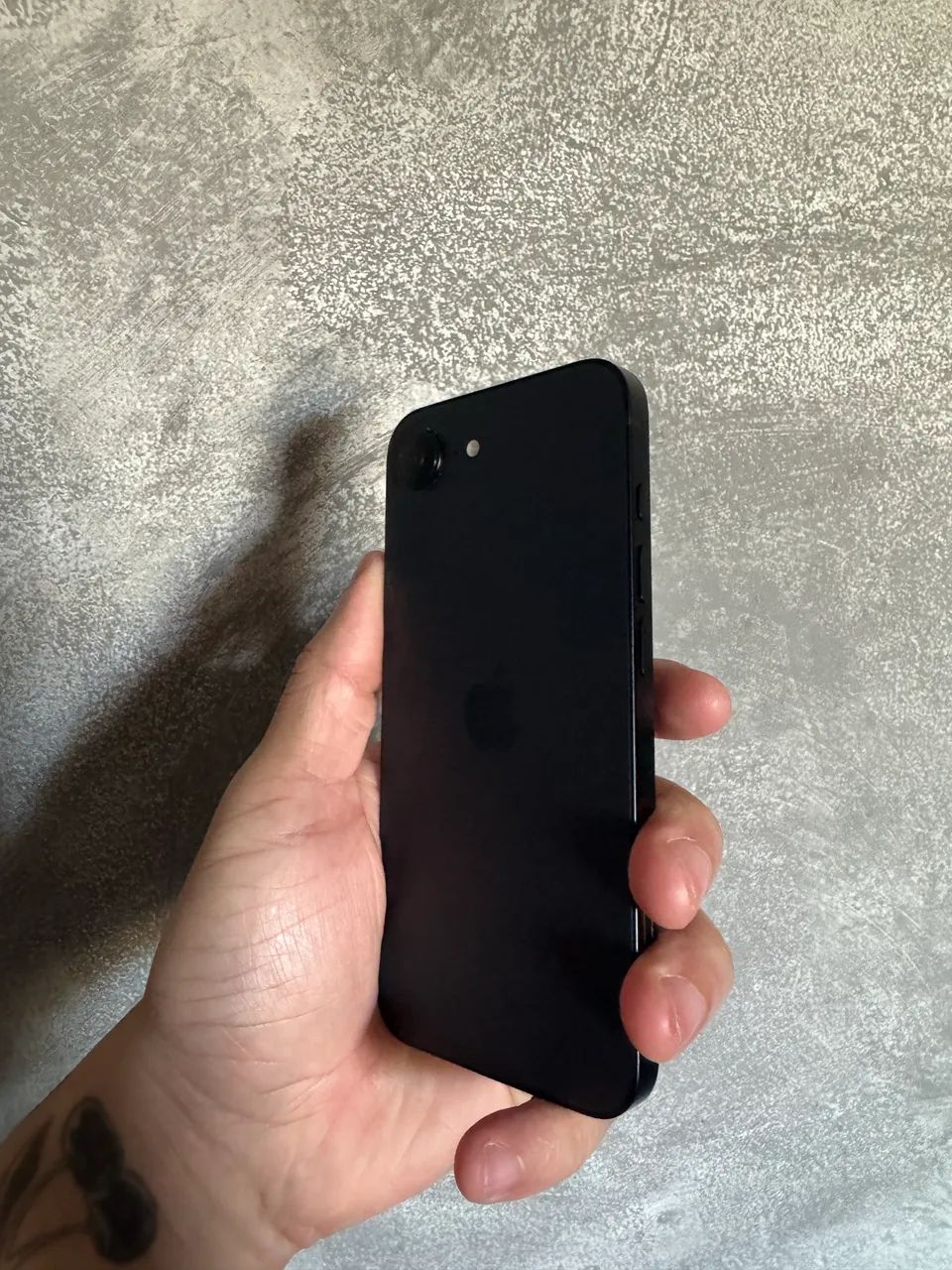 IPHONE 16e 128g IMPECÁVEL  - Foto 3