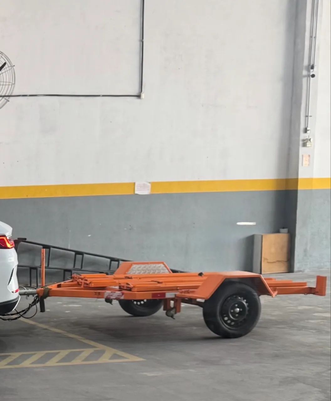 Vendo carretinha de motos da marca rebocar. - Foto 2
