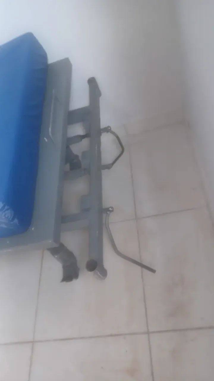 Cama hospitalar 3 manivelas semi-nova