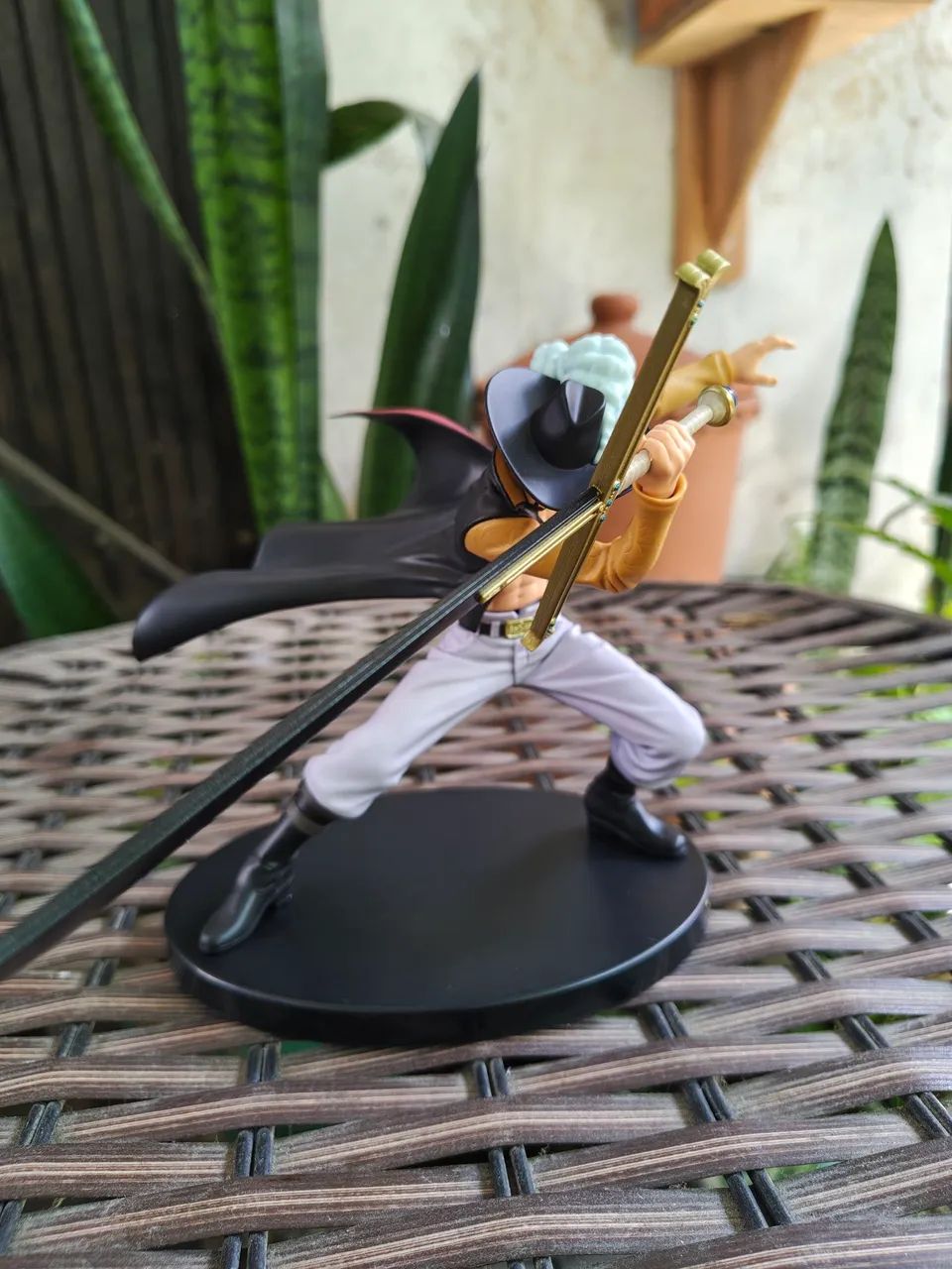 Dracule Mihawk One Piece Action Figure Original e Novo - Foto 2