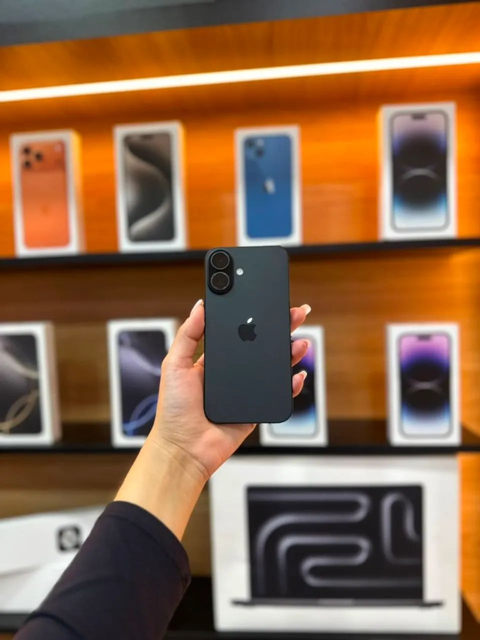 iPhone 16  - Foto 2