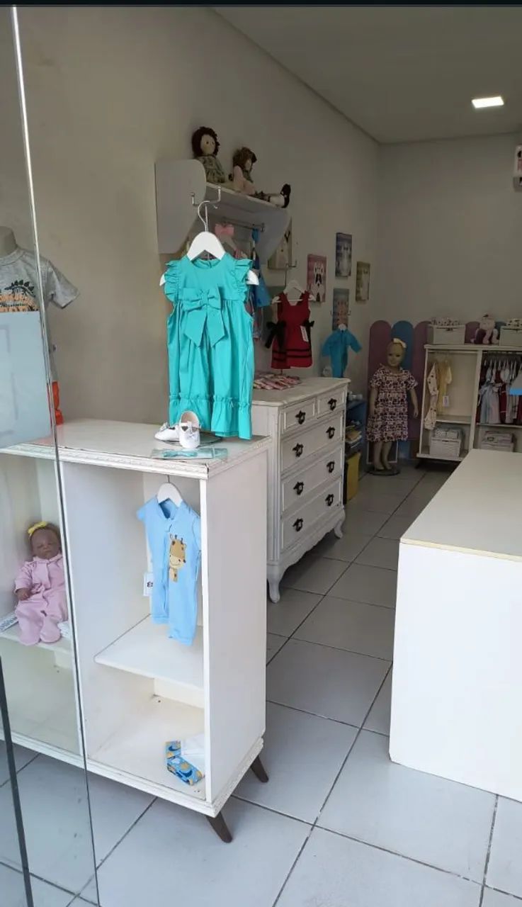 Repasso móveis e estoque de roupa infantil 