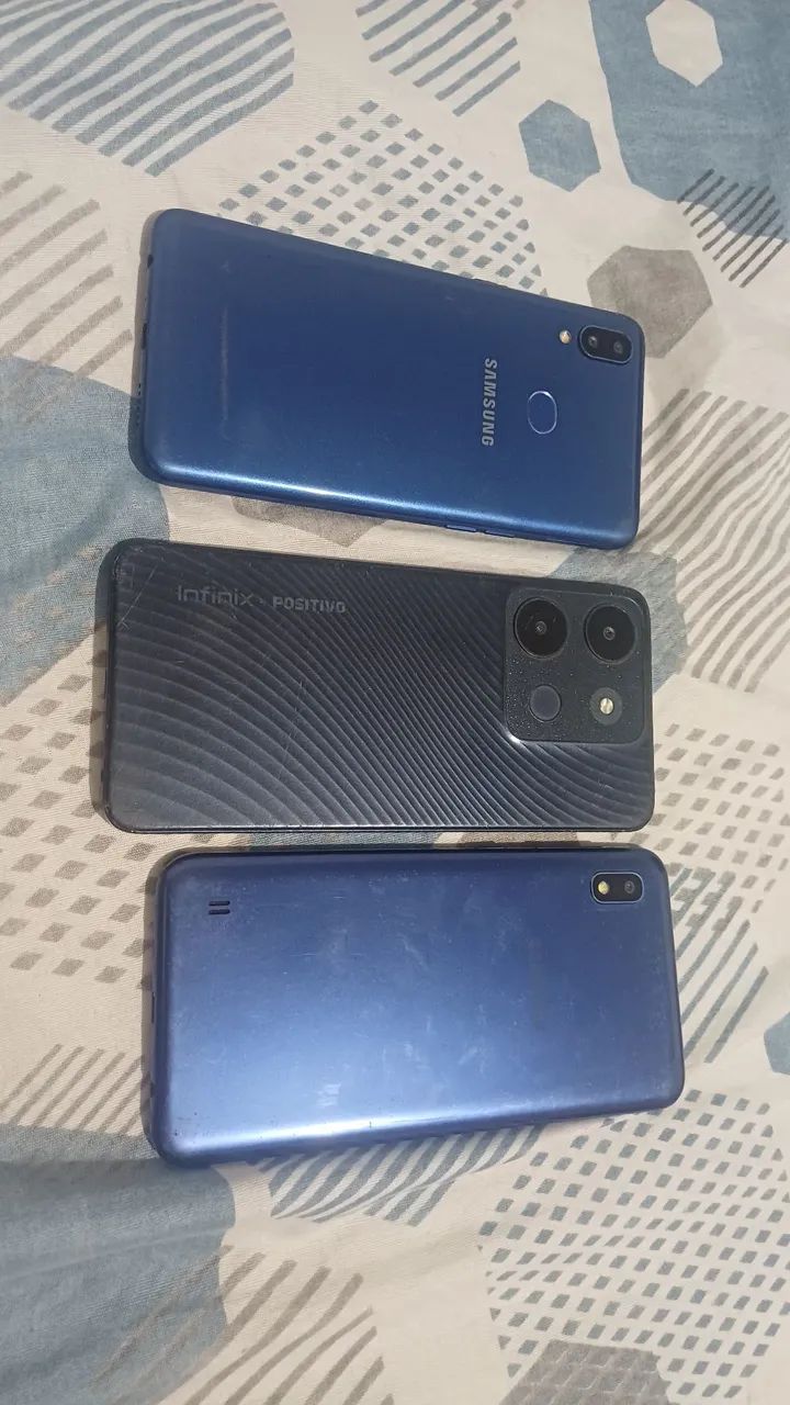 Vendo 3 celulares com defeito der sua proposta - Foto 2