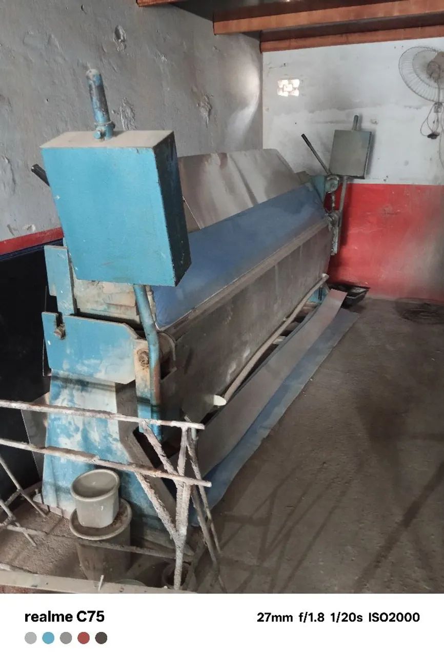Vendo dobradeira de chapa 3 mt regua lisa da cor dob - Foto 3