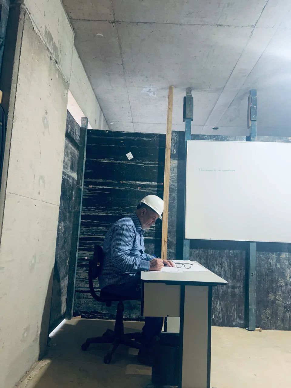 Serviço de gesso , reforma & demolição 