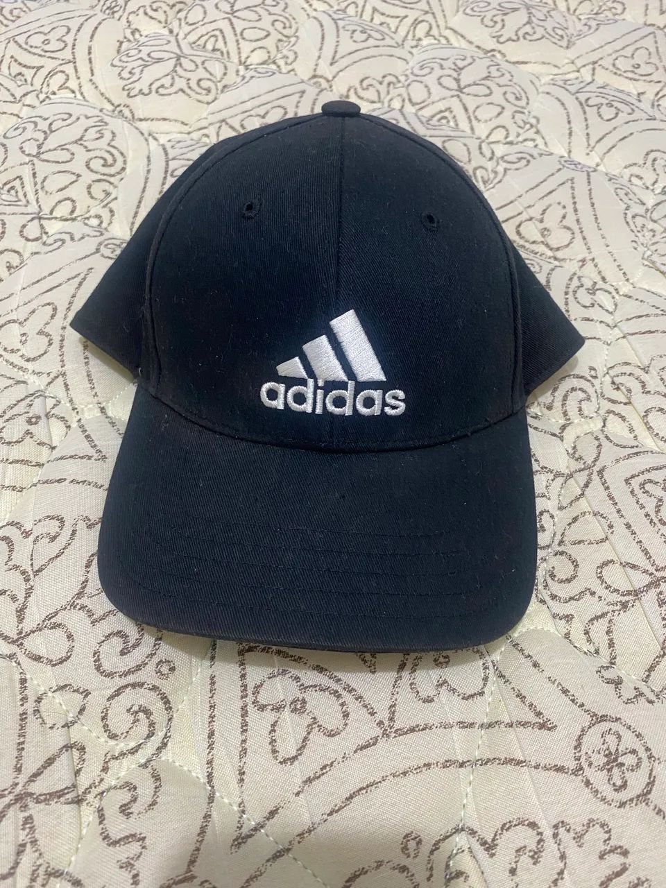 Boné Adidas preto