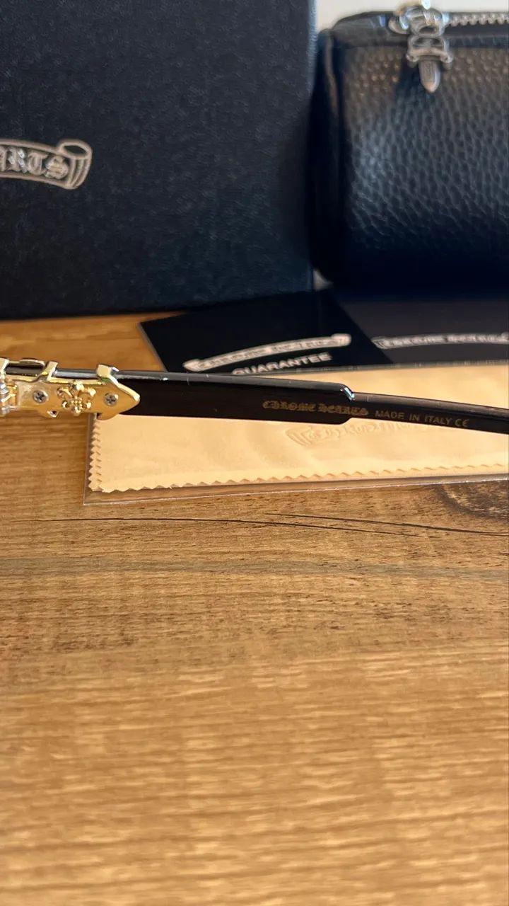 Óculos Chrome Hearts dourado  - Foto 3