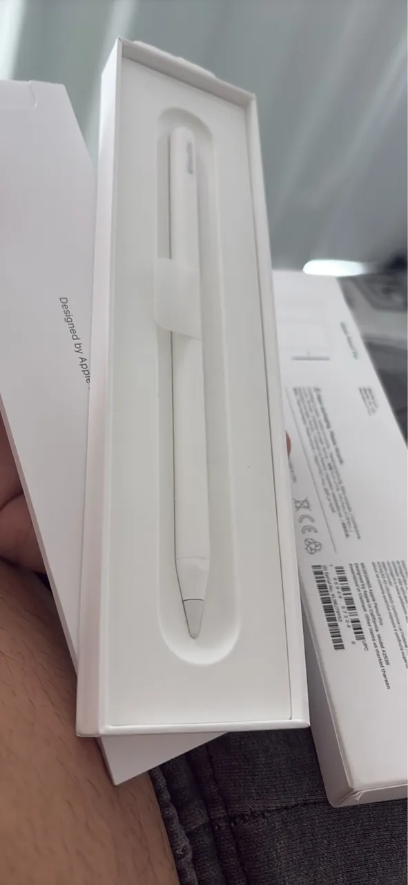 Magic Keyboard for iPad Pro 12.9?inch (4th generation) + Apple