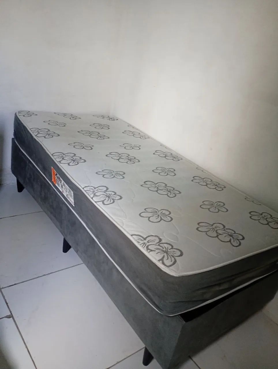 Cama de solteiro box com base 