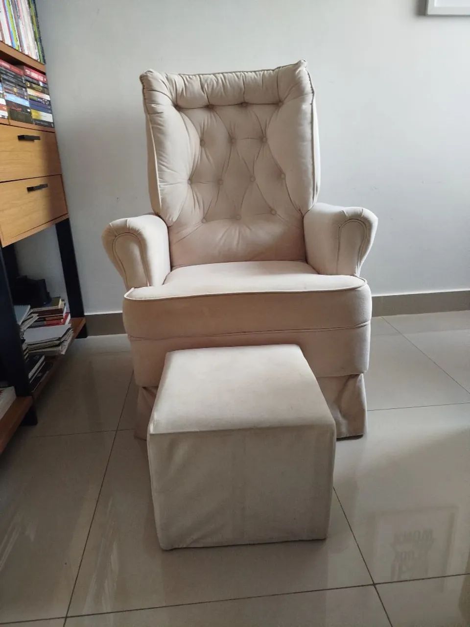 Nursing Chair418478267837992960