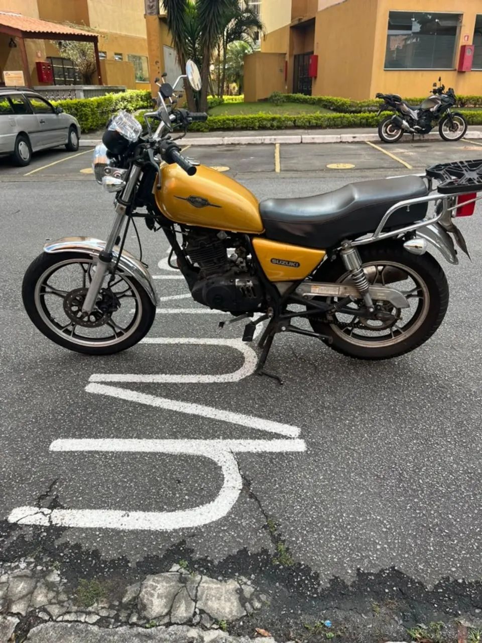 vende-se moto suzuki intruder   - Foto 5