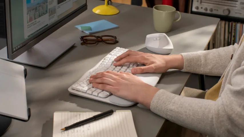 Teclado Ergonômico Logitech Bluetooth Wave Keys - Branco com Apoio Acolchoado - Foto 5
