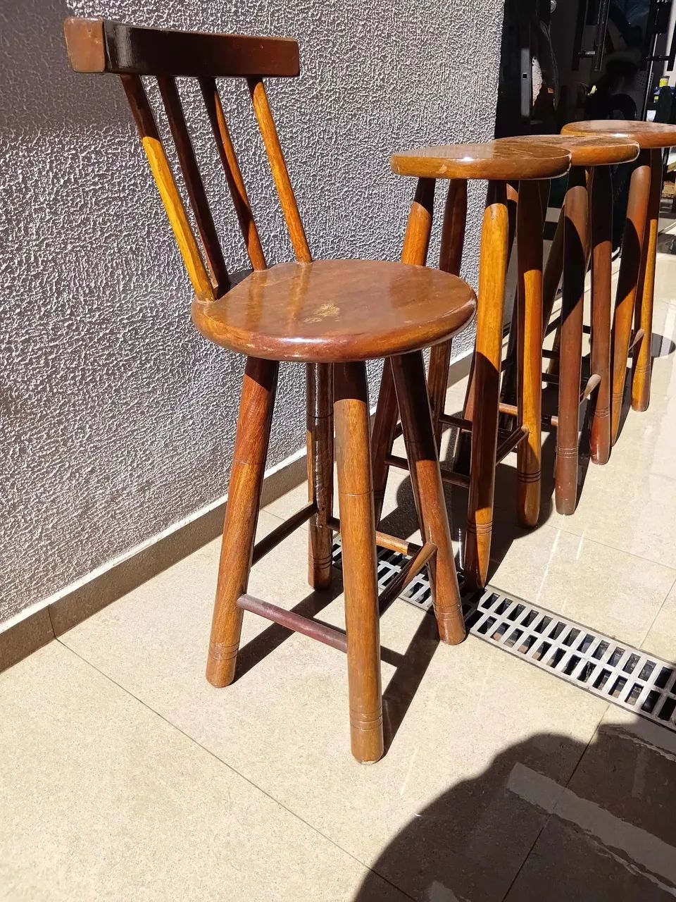 Mesa de jantar + 4 banquetas - Foto 5