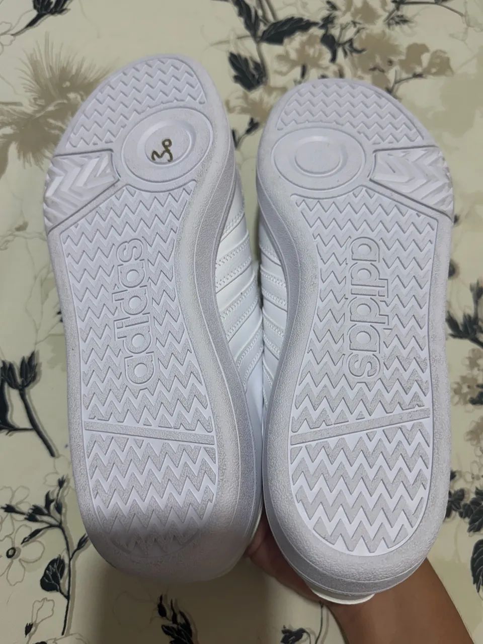 Tênis Adidas branco - Foto 5