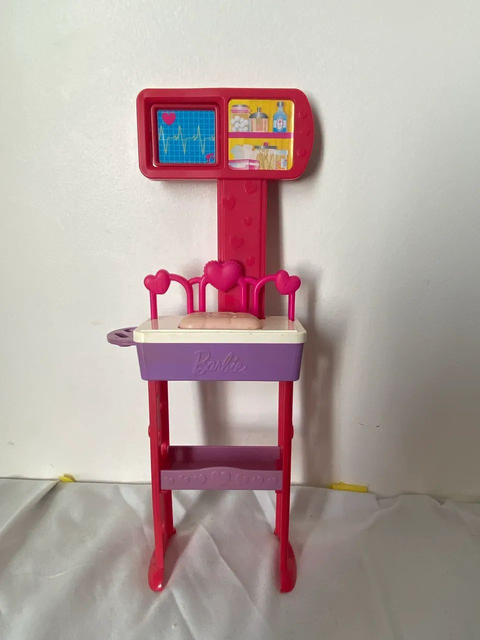 Brinquedo Barbie médica 