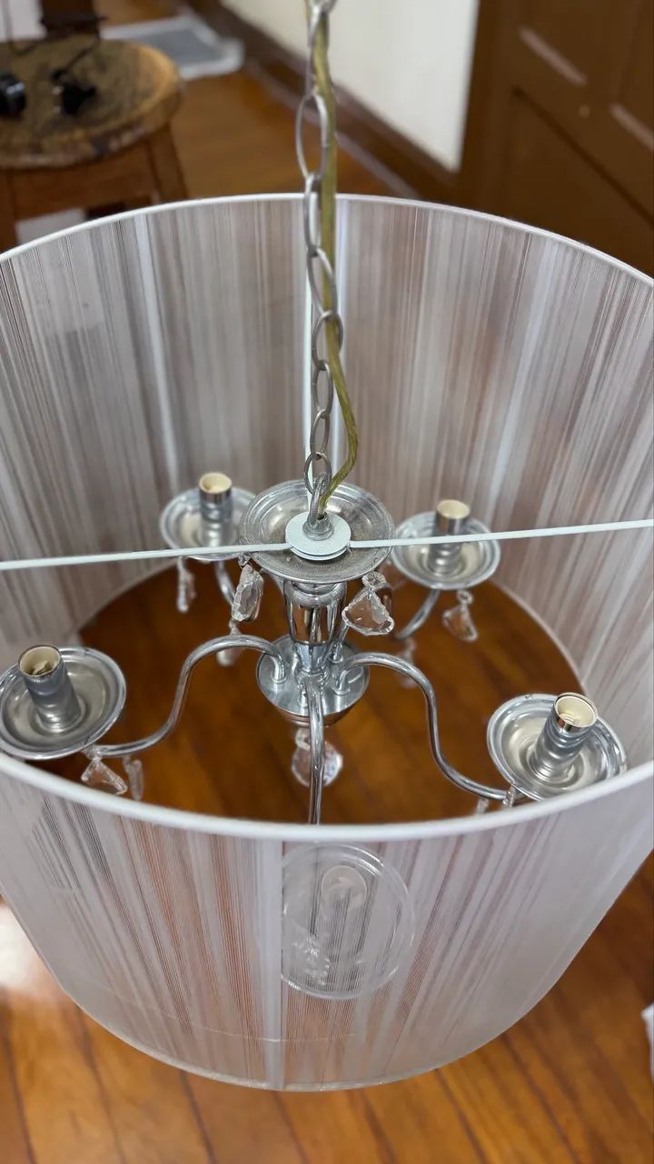 Lustre Pendente 5 Lâmpadas com Cristais e Cúpula de Tecido - Foto 4