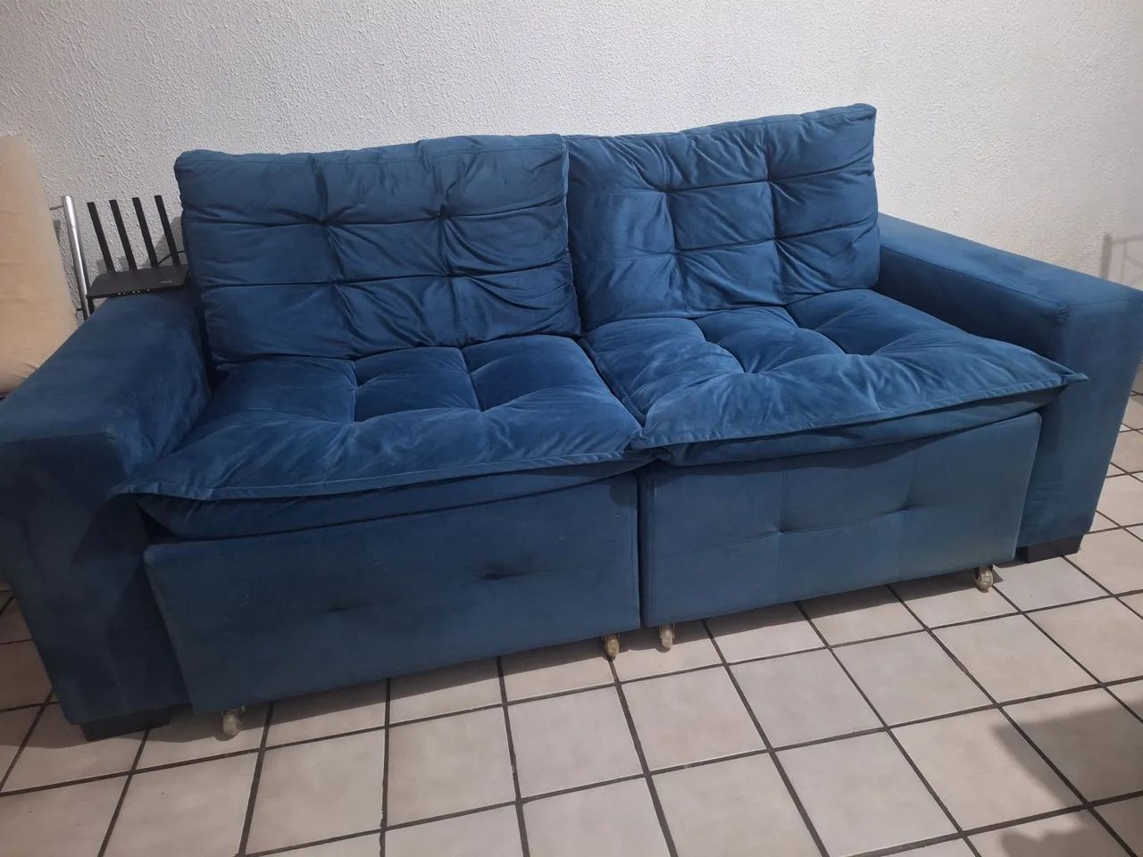  VENDO SOFÁ RETRÁTIL AZUL - 2 LUGARES - Foto 2
