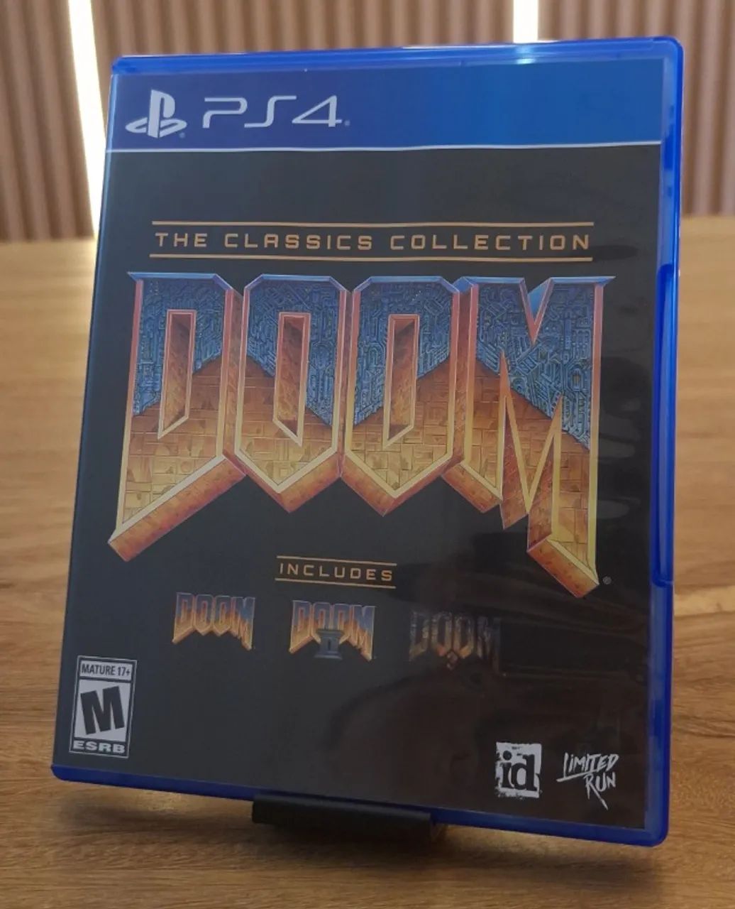 Jogo Doom The Classics Collection Limited Run PS4 - Jogos de Vídeo