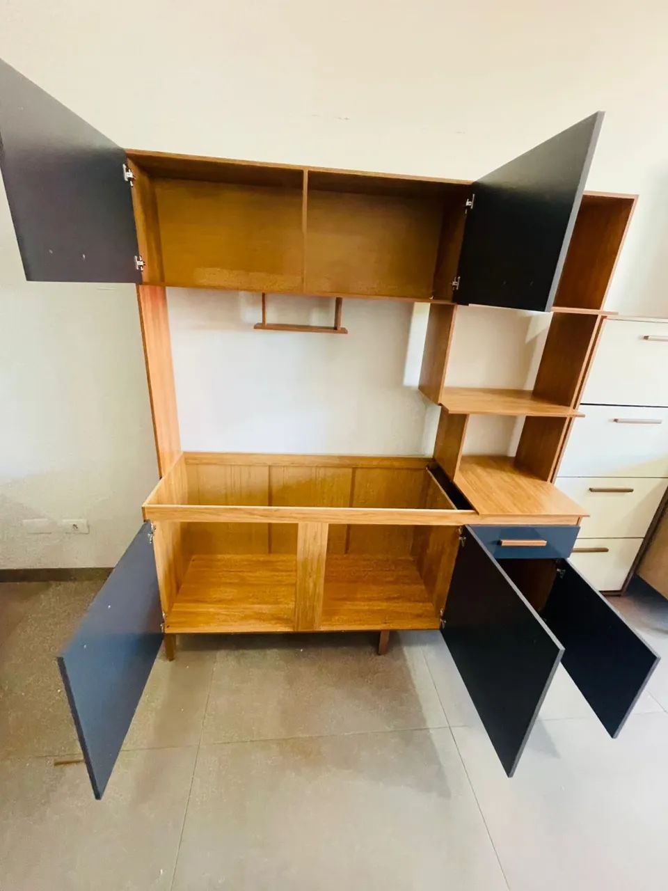 Cozinha compacta com espaço para microondas e forno nova, moderna e funcional. ? - Foto 4