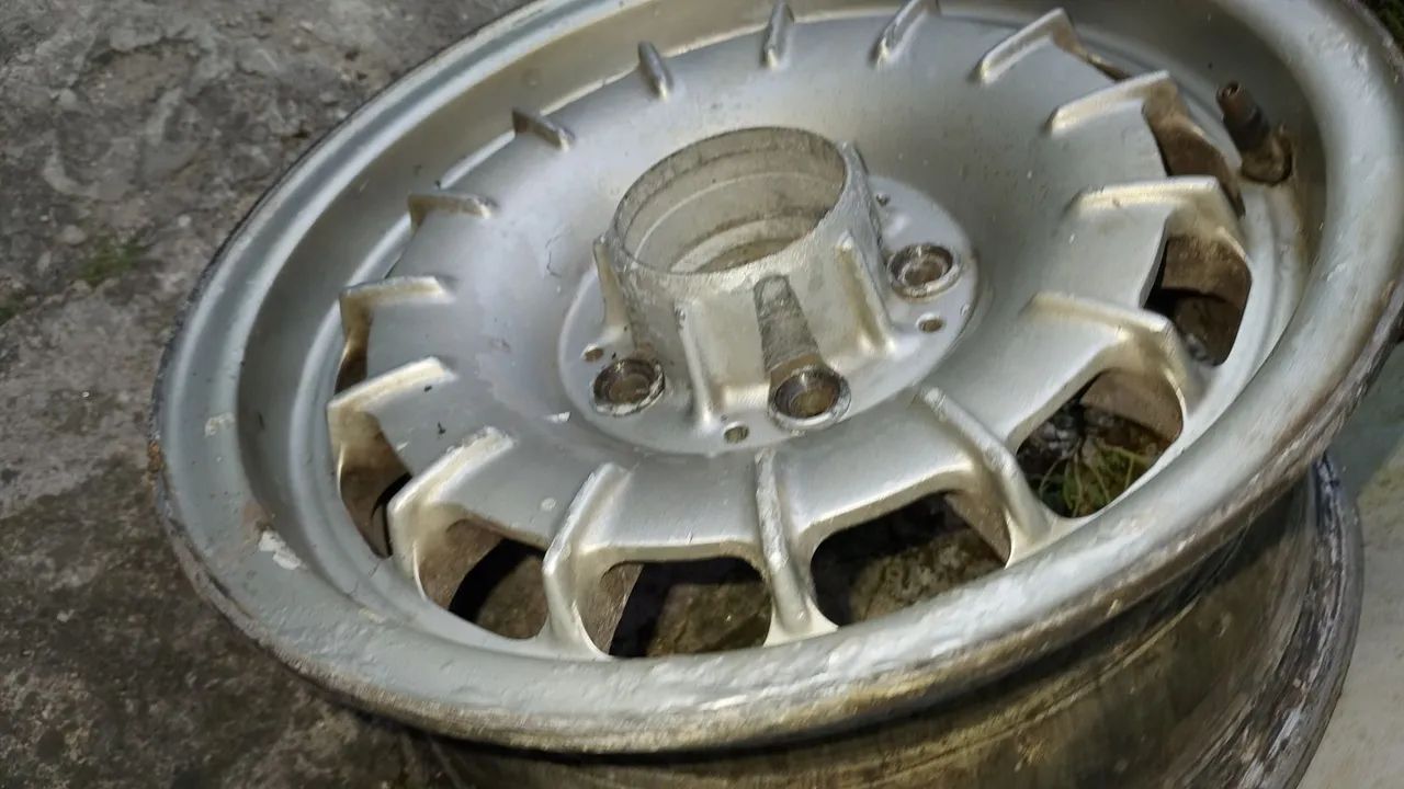 Roda Mercedes  antiga - Foto 3