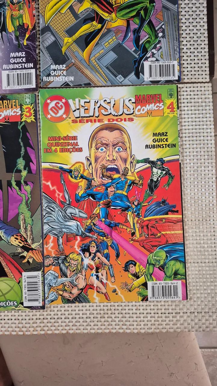 Minissérie DC versus Marvel Comics 2 - Foto 3
