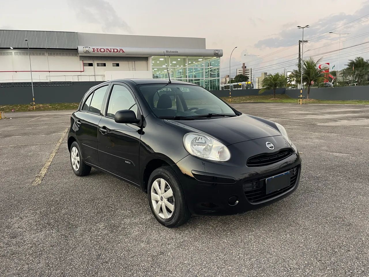 Nissan March 2013