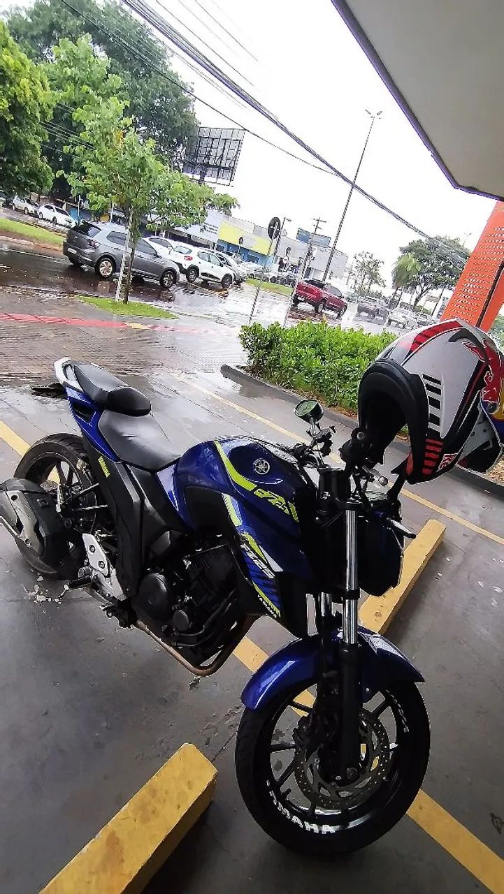 Fazer 250 top
