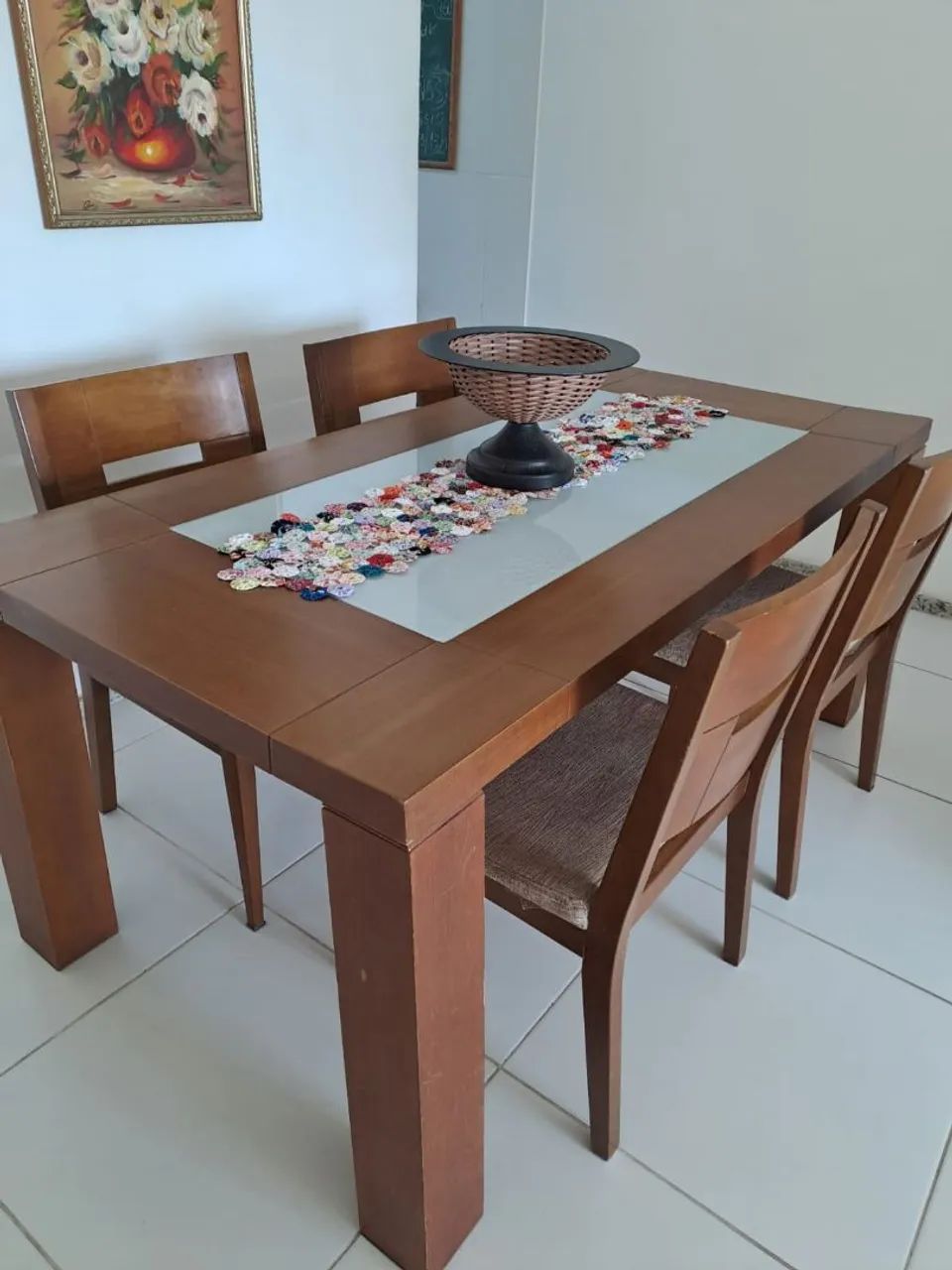 Mesa de Jantar 1.80 X 0.90 c 04 cadeiras 