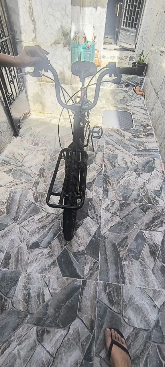 Vende- se 2 excelentes bicicletas com capacetes M e G - Foto 3