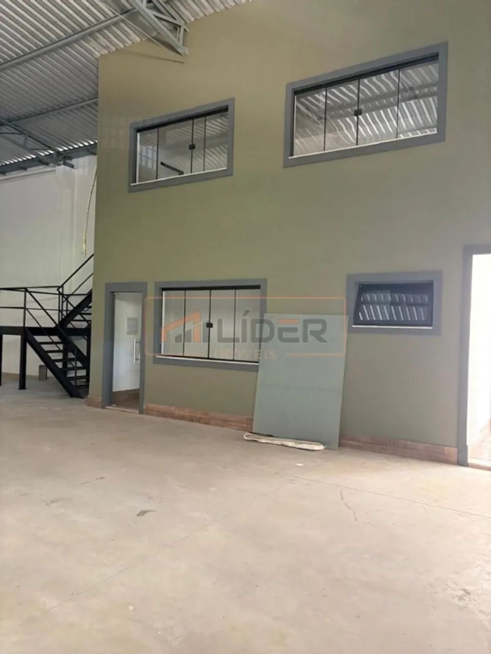 Alugo Galpão no Carlos Germano Naumann - Foto 2