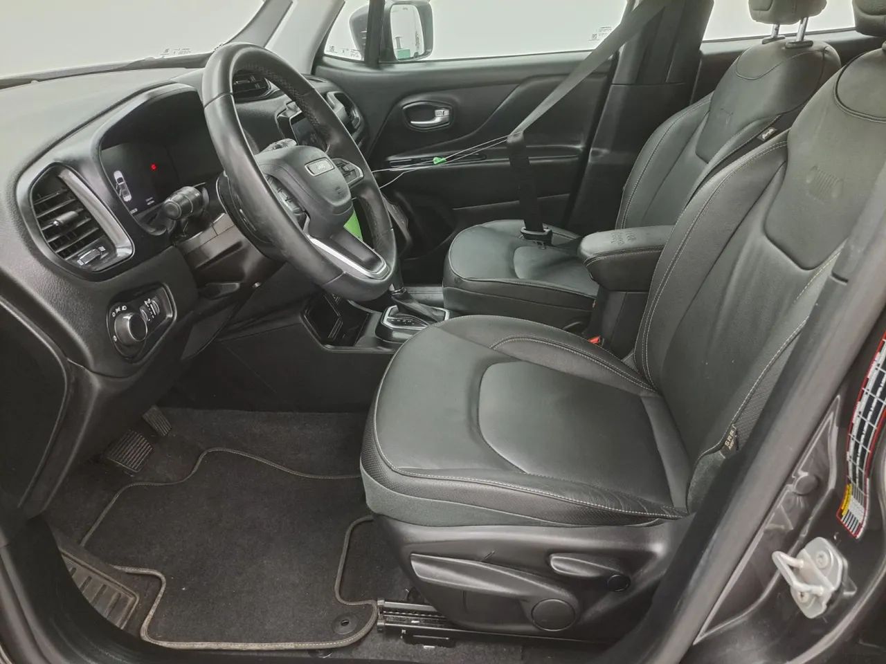 Jeep Renegade Long. T270 1.3 TB 4x2 Flex Aut., foto 16 de 18