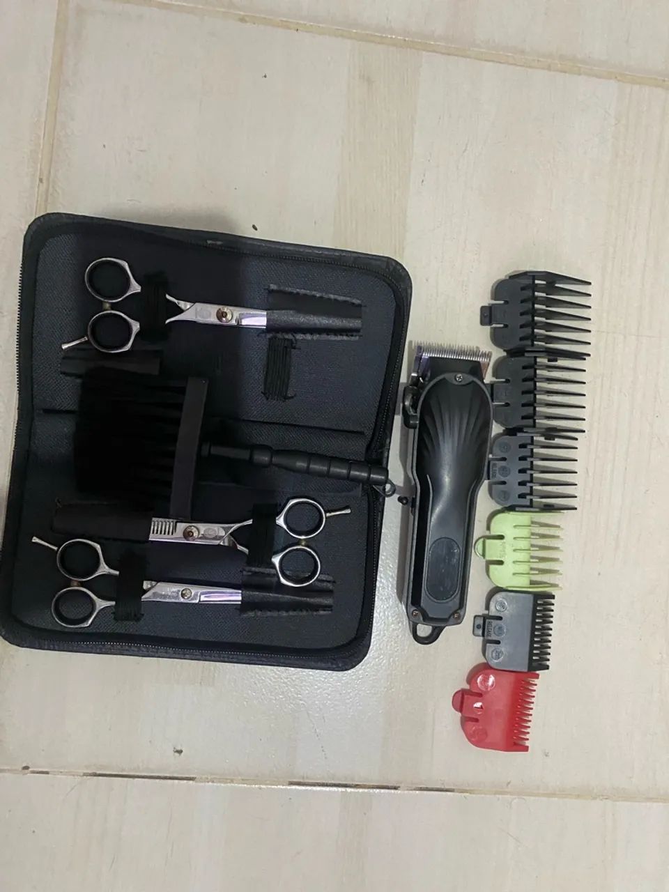 MÁQUINA DE CORTE E TESOURA  - Foto 4