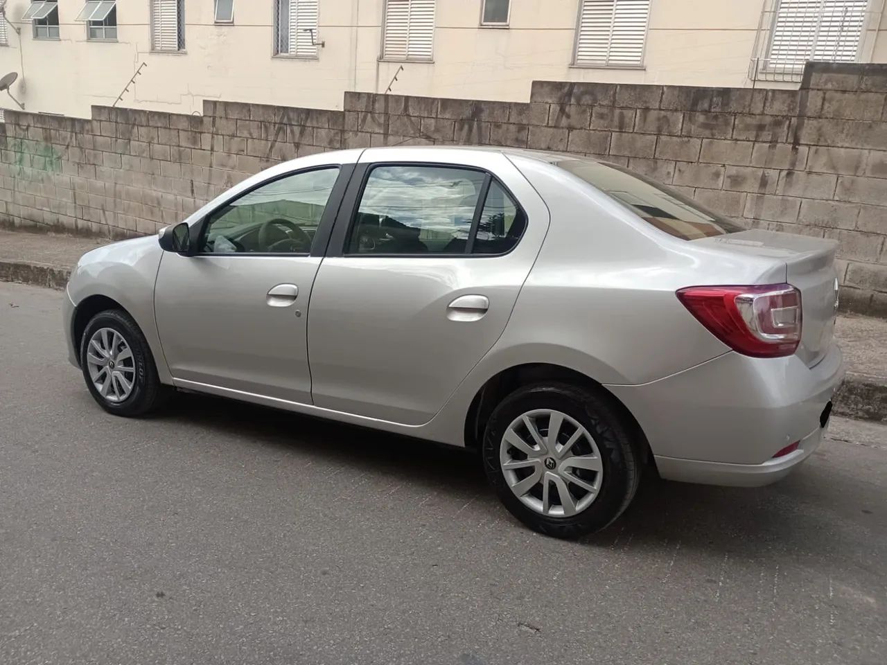 Renault Logan Expression Flex 1.0 12V 4P 2019 - Foto 2