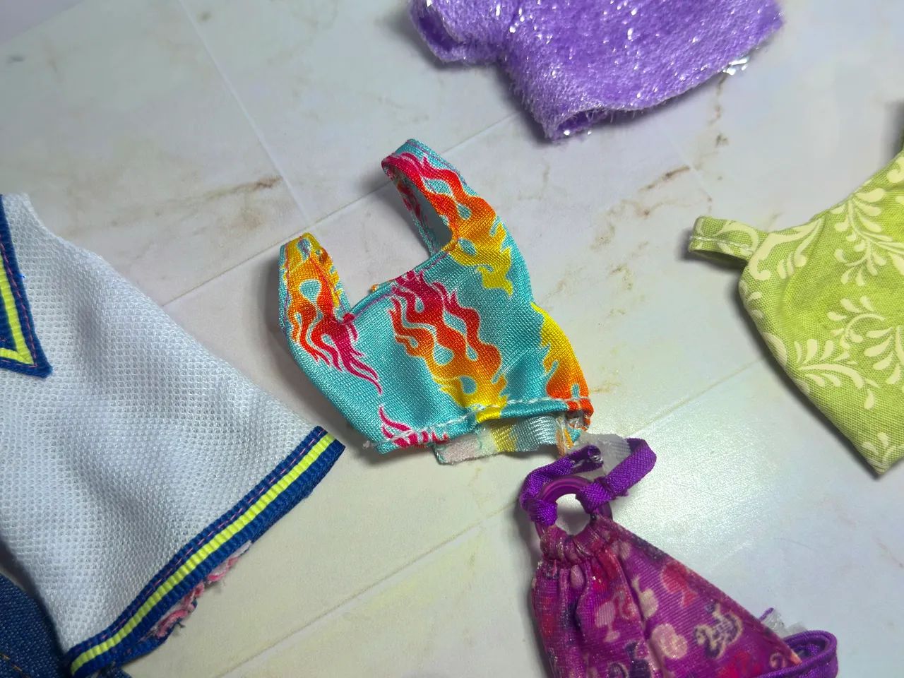 Roupas boneca barbie blusa calça biquini ESCOLHER 10rs UNIDADE CADA - Foto 4