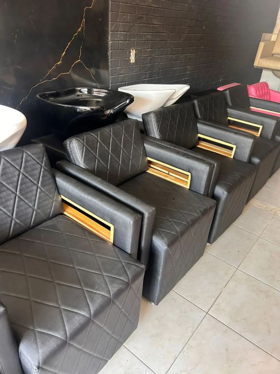 ? LAVATÓRIOS E CADEIRAS PREMIUM PARA ELEVAR O PADRÃO DO SEU SALÃO - Foto 2