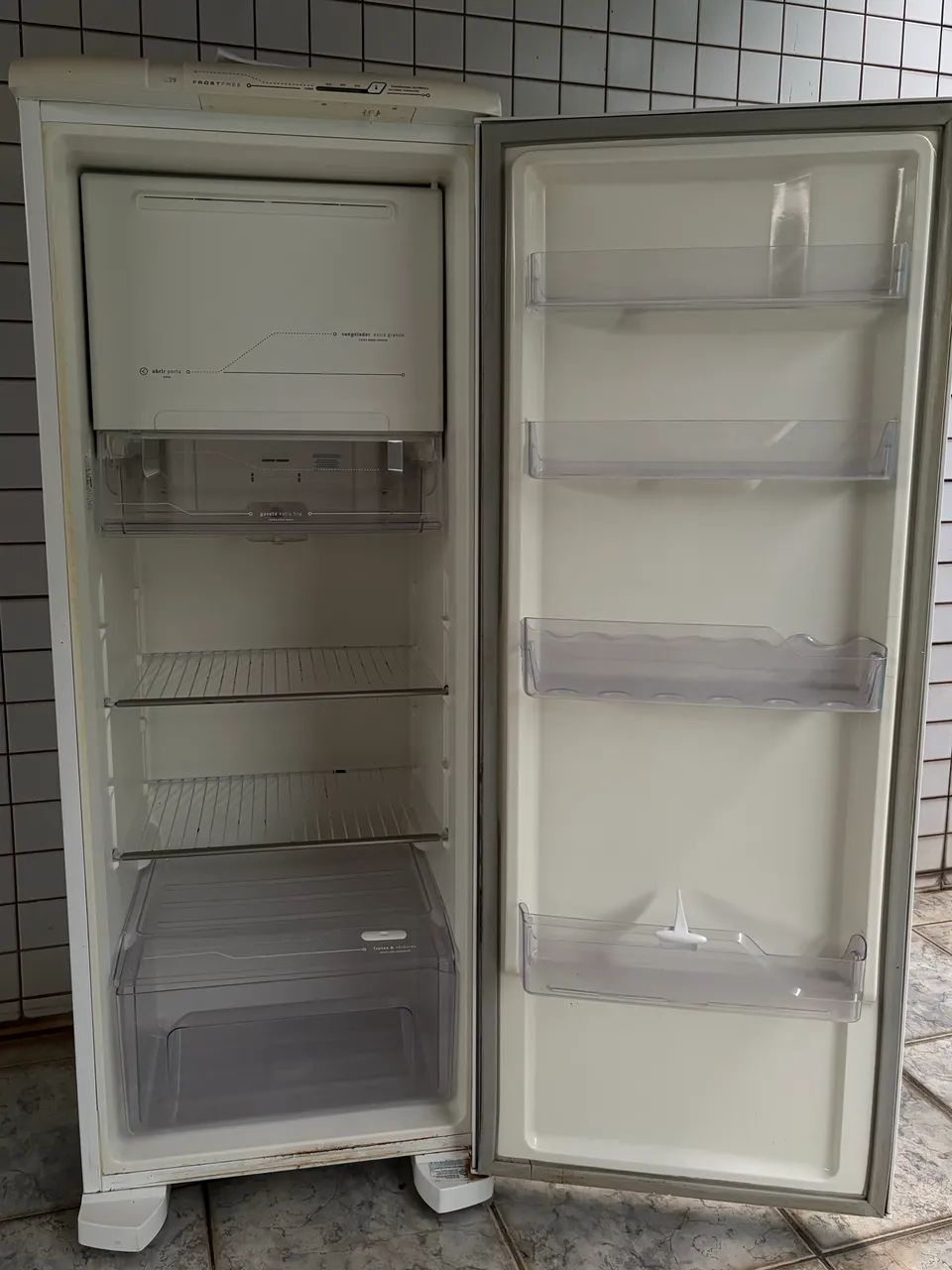 Geladeira eletrolux usada - Foto 2