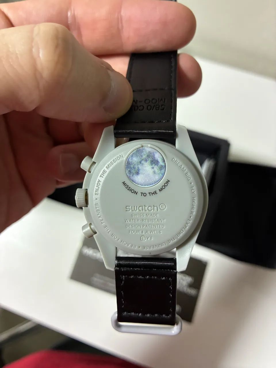 Relógio Swatch x Omega Bioceramic Moonswatch Mission to the Moon - Foto 4
