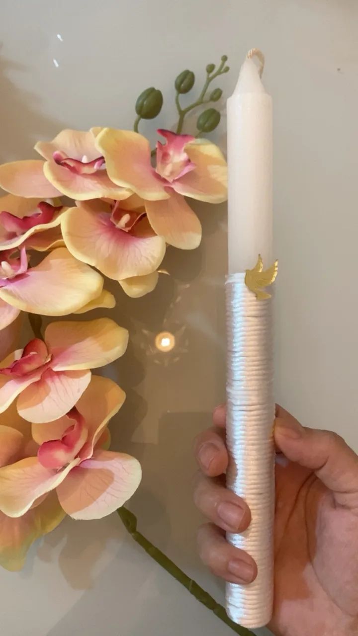 Vela decorada para batizado, comunhão e crisma.