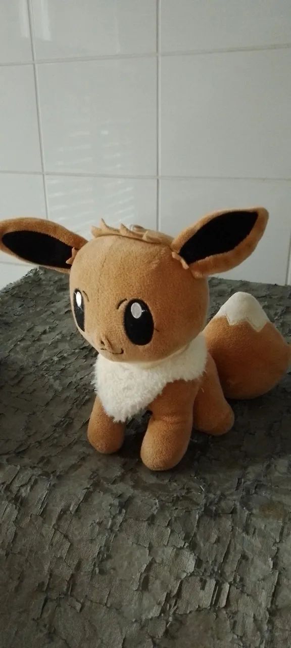 Pelúcia Evee Pokémon 
