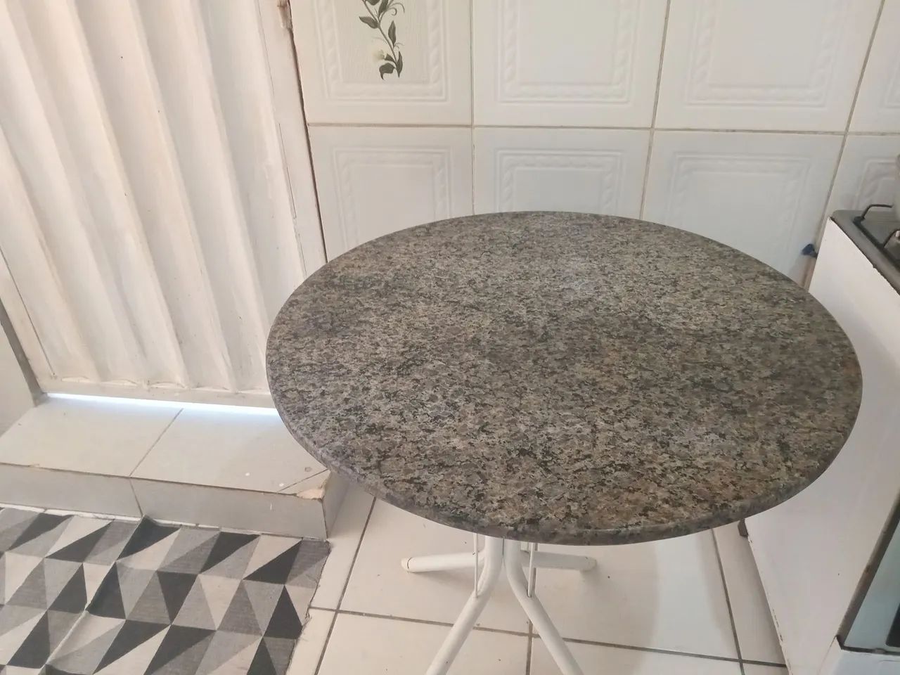 Vendo mesa redonda de granito - Foto 4