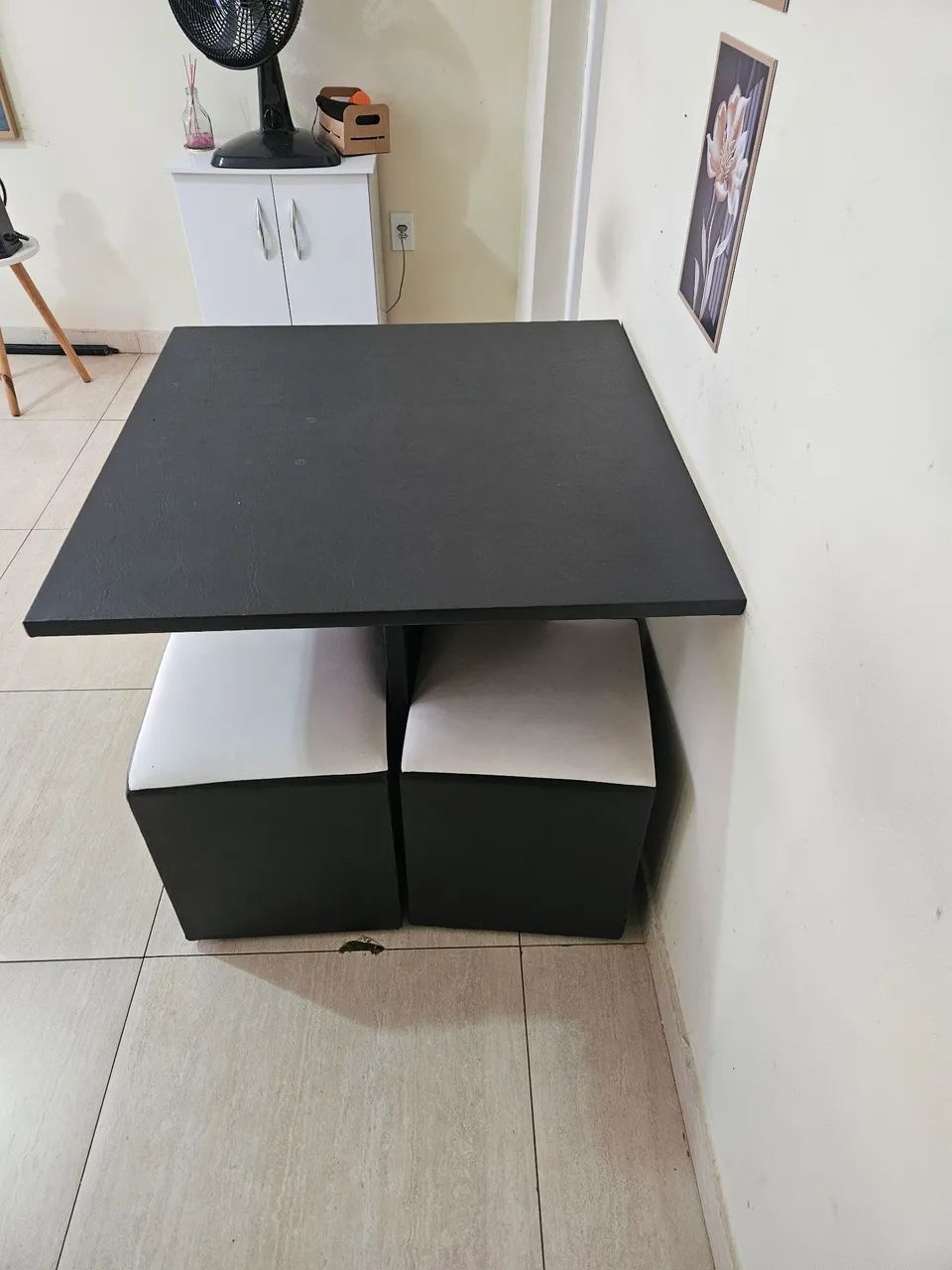 Mesa com puff