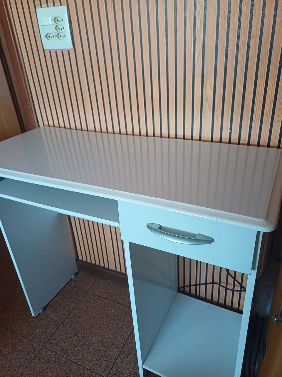 Small Table436555952266956802