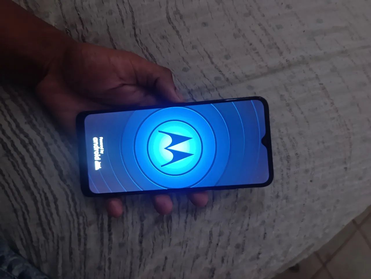 Celular Motorola E22